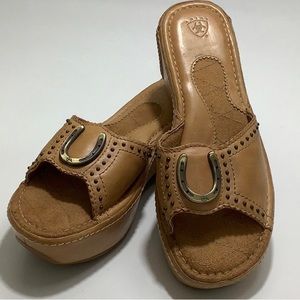 Ariat brass horse shoe leather studded slip on wedge size 8 M NWOT